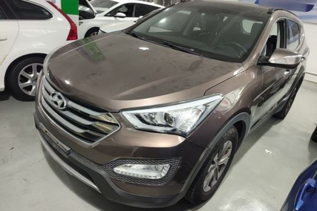 Used Hyundai Santa Fe 2015 2.0T Automatic Two-Wheel Drive Smart Version 5 Seats
