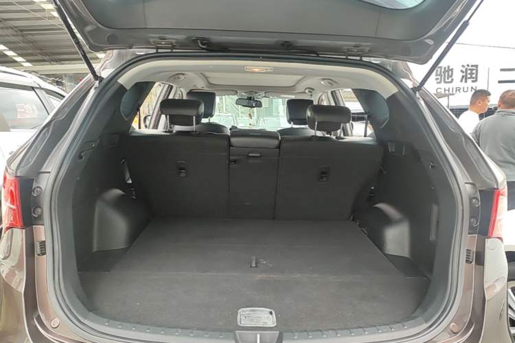 Used Hyundai Santa Fe 2015 2.0T Automatic Two-Wheel Drive Smart Version 5 Seats Trunk