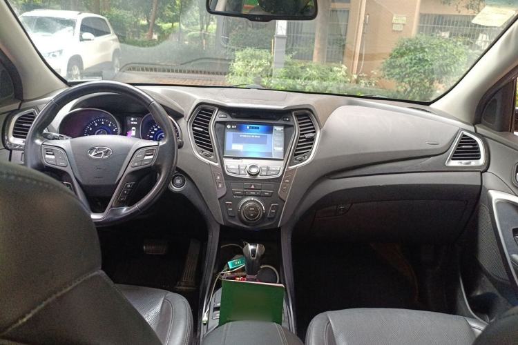 Used Hyundai Santa Fe 2015 2.4L Automatic Two-Wheel Drive Smart Version 5 Seats Center Console