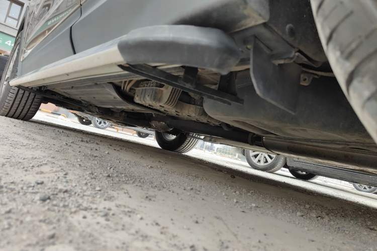 Used Hyundai Santa Fe 2015 2.0T Automatic 4x4 Smart 7-Seater Chassis Rear Left