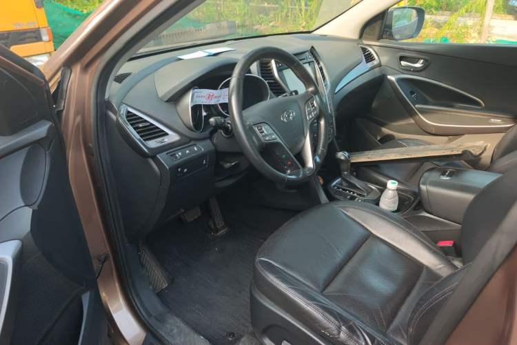 Used Hyundai Santa Fe 2015 2.0T Automatic All-Wheel Drive Smart Version 5 Seats Driver Seat