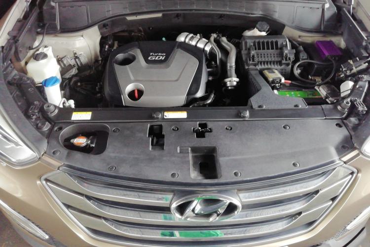 Used Hyundai Santa Fe 2015 2.0T Automatic All-Wheel Drive Smart Version 5 Seats Engine Bay