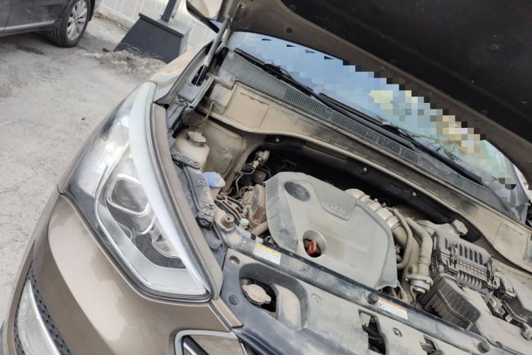 Used Hyundai Santa Fe 2015 2.0T Automatic 4x4 Smart 7-Seater Engine Bay Right