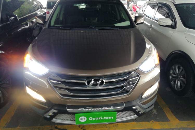 Used Hyundai Santa Fe 2015 2.0T Automatic All-Wheel Drive Smart Version 5 Seats Exterior 1