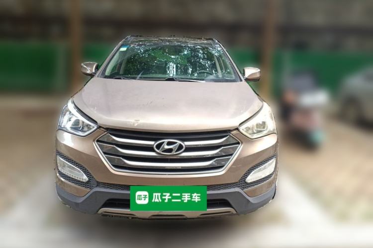 Used Hyundai Santa Fe 2015 2.4L Automatic Two-Wheel Drive Smart Version 5 Seats Front