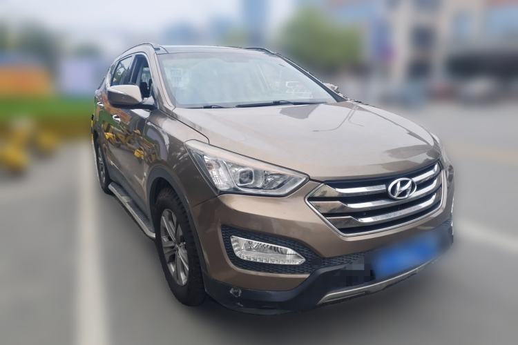 Used Hyundai Santa Fe 2015 2.0T Automatic All-Wheel Drive Smart Version 5 Seats Front Right 45 Deg