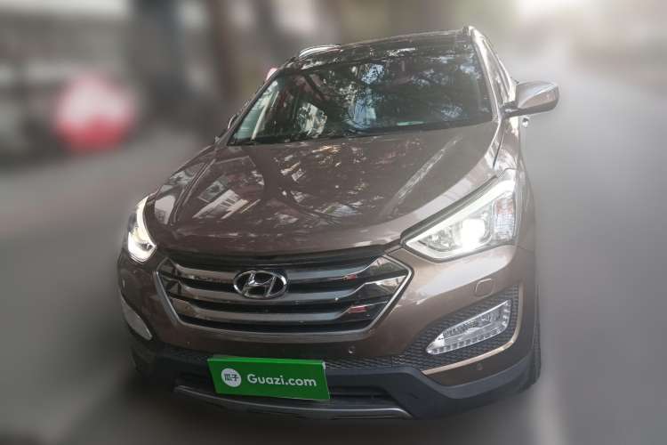 Used Hyundai Santa Fe 2015 2.0T Automatic 4x4 Top-Grade 7-Seater Front