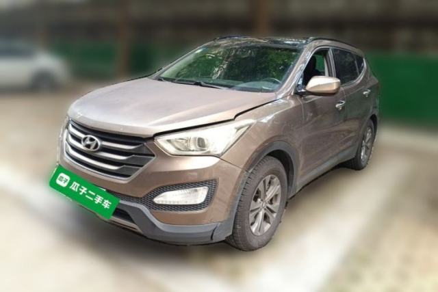 Used Hyundai Santa Fe 2015 2.4L Automatic Two-Wheel Drive Smart Version 5 Seats