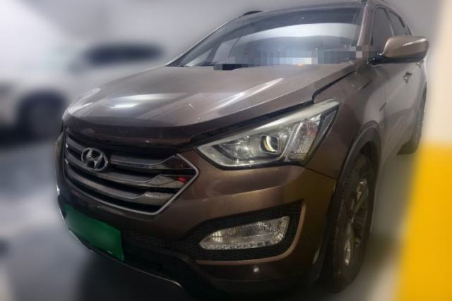 Used Hyundai Santa Fe 2015 2.4L Automatic Two-Wheel Drive Smart Version 5 Seats