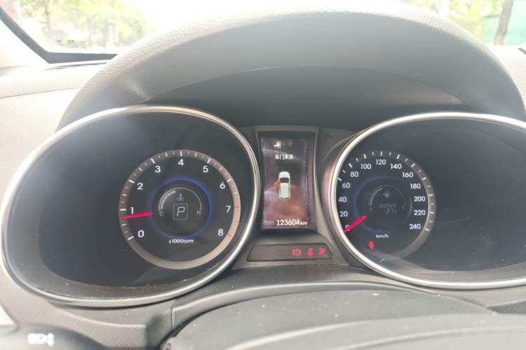 Used Hyundai Santa Fe 2015 2.0T Automatic All-Wheel Drive Smart Version 5 Seats Instrument Cluster