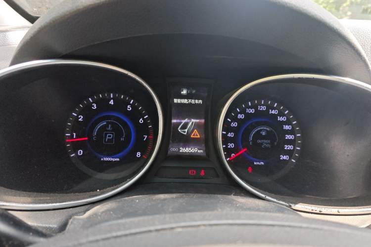 Used Hyundai Santa Fe 2015 2.0T Automatic 4x4 Smart 7-Seater Instrument Cluster