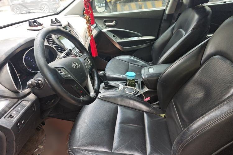 Used Hyundai Santa Fe 2015 2.0T Automatic 4x4 Smart 7-Seater Left Front Seat