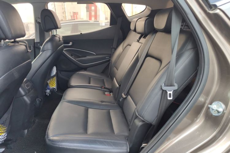 Used Hyundai Santa Fe 2015 2.0T Automatic 4x4 Smart 7-Seater Left Rear Seat