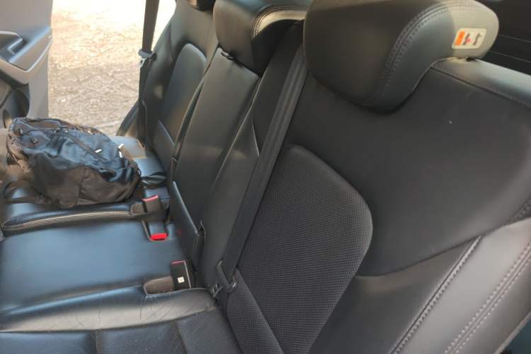 Used Hyundai Santa Fe 2015 2.0T Automatic All-Wheel Drive Smart Version 5 Seats Left Rear Seat
