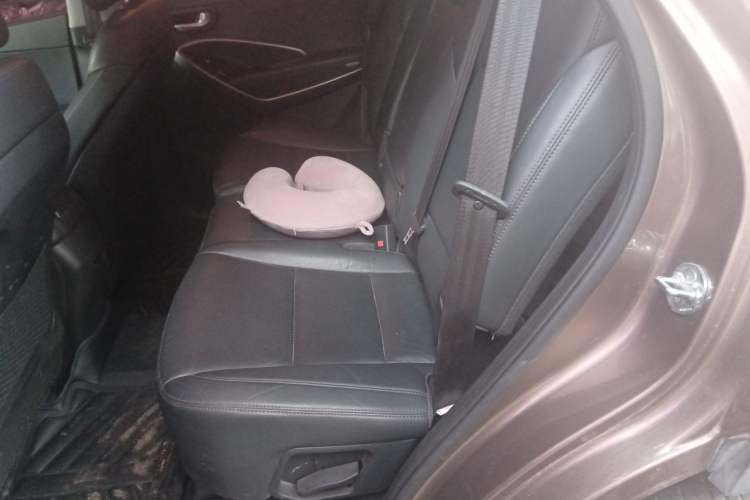 Used Hyundai Santa Fe 2015 2.0T Automatic 4x4 Top-Grade 7-Seater Left Rear Seat