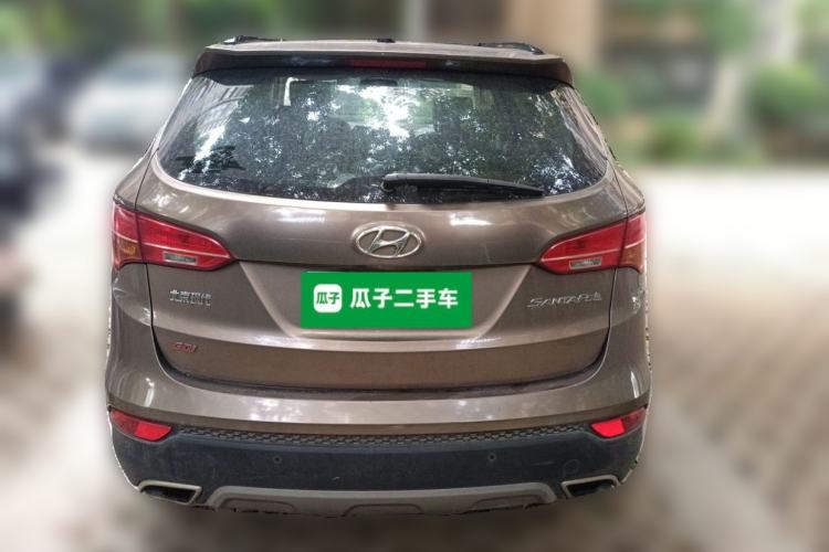 Used Hyundai Santa Fe 2015 2.4L Automatic Two-Wheel Drive Smart Version 5 Seats Rear
