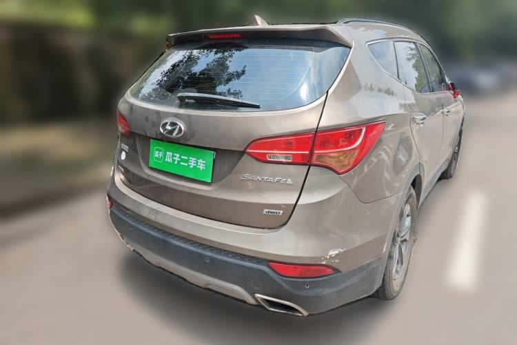 Used Hyundai Santa Fe 2015 2.0T Automatic 4x4 Smart 7-Seater Rear Right 45 Deg