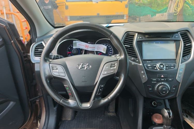 Used Hyundai Santa Fe 2015 2.0T Automatic All-Wheel Drive Smart Version 5 Seats Steering Wheel