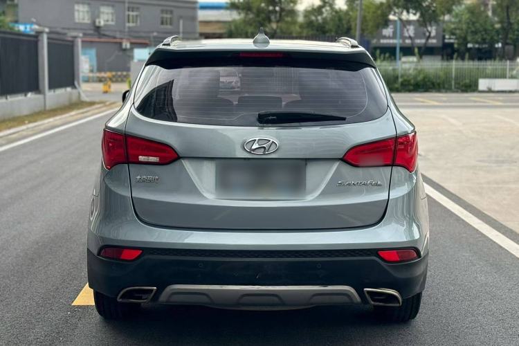 Used Hyundai Santa Fe 2015 2.4L Automatic Two-Wheel Drive Smart Version 5 Seats Exterior 4