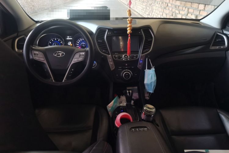 Used Hyundai Santa Fe 2015 2.0T Automatic 4x4 Top-Grade 7-Seater Center Console