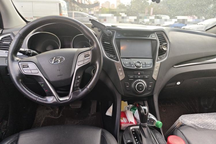 Used Hyundai Santa Fe 2015 2.0T Automatic All-Wheel Drive Smart Version 5 Seats Center Console