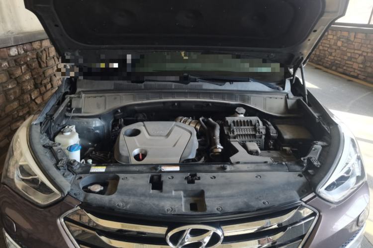 Used Hyundai Santa Fe 2015 2.0T Automatic 4x4 Top-Grade 7-Seater Engine Bay
