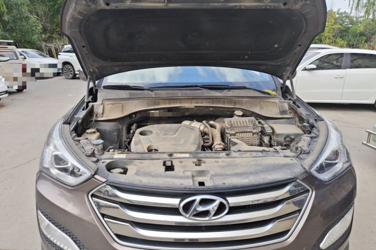 Used Hyundai Santa Fe 2015 2.0T Automatic All-Wheel Drive Smart Version 5 Seats Engine Bay