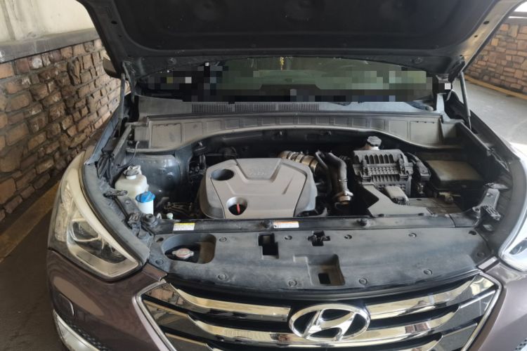 Used Hyundai Santa Fe 2015 2.0T Automatic 4x4 Top-Grade 7-Seater Engine Bay Right