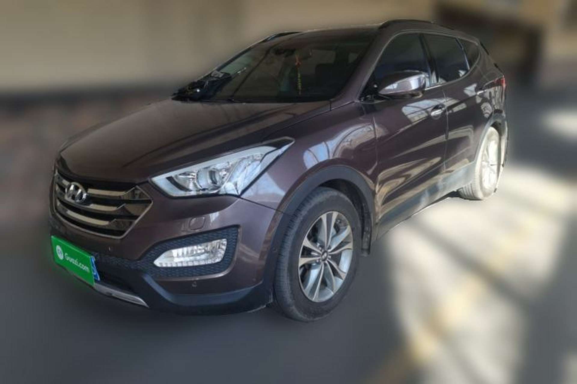 Used Hyundai Santa Fe 2015 2.0T Automatic 4x4 Top-Grade 7-Seater Front Left 45 Deg