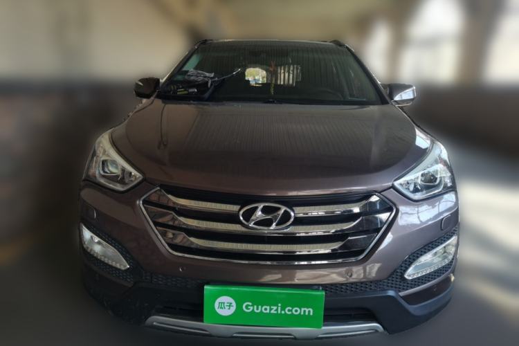 Used Hyundai Santa Fe 2015 2.0T Automatic 4x4 Top-Grade 7-Seater Front