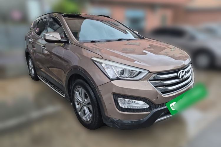 Used Hyundai Santa Fe 2015 2.0T Automatic Two-Wheel Drive Smart Version 5 Seats Front Right 45 Deg