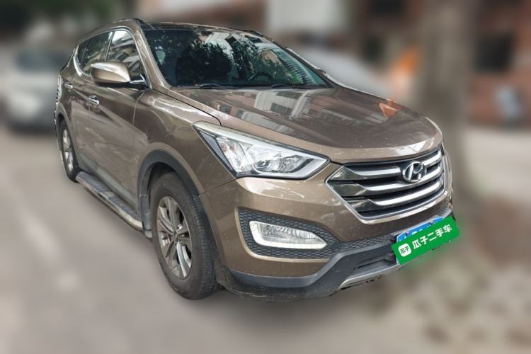 Used Hyundai Santa Fe 2015 2.0T Automatic 4x4 Smart 7-Seater Front Right 45 Deg