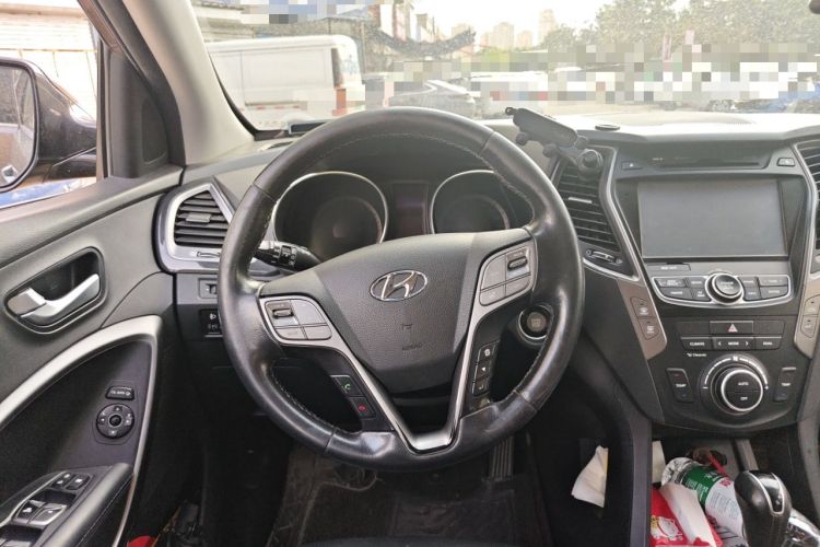 Used Hyundai Santa Fe 2015 2.0T Automatic All-Wheel Drive Smart Version 5 Seats Steering Wheel