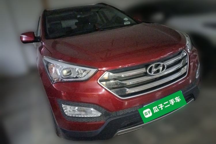 Used Hyundai Santa Fe 2015 2.0T Automatic All-Wheel Drive Smart Version 5 Seats Front Right 45 Deg
