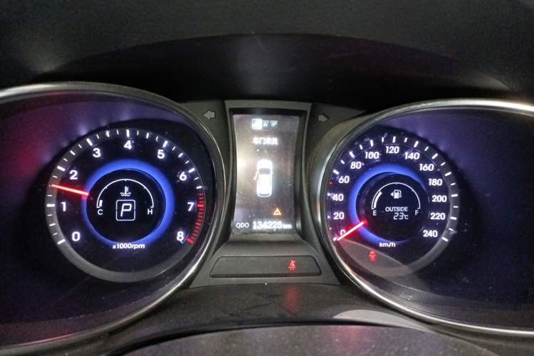 Used Hyundai Santa Fe 2015 2.0T Automatic All-Wheel Drive Smart Version 5 Seats Instrument Cluster