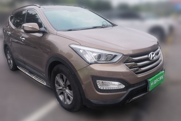 Used Hyundai Santa Fe 2015 2.0T Automatic 4x4 Smart 7-Seater Front Right 45 Deg