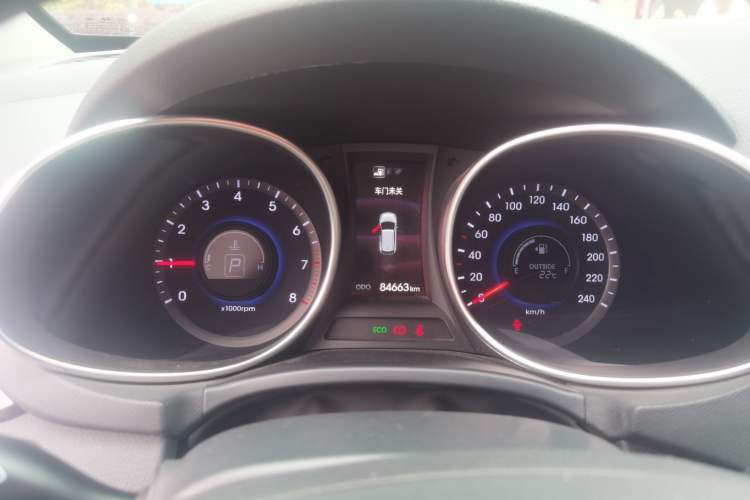 Used Hyundai Santa Fe 2015 2.0T Automatic 4x4 Smart 7-Seater Instrument Cluster