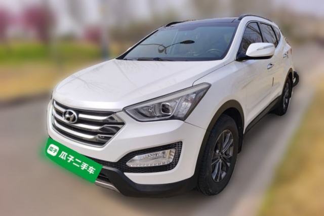 Used Hyundai Santa Fe 2015 2.4L Automatic All-Wheel Drive Smart Version 5 Seats