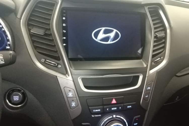Used Hyundai Santa Fe 2015 2.4L Automatic All-Wheel Drive Smart Version 5 Seats Audio And AC Panel