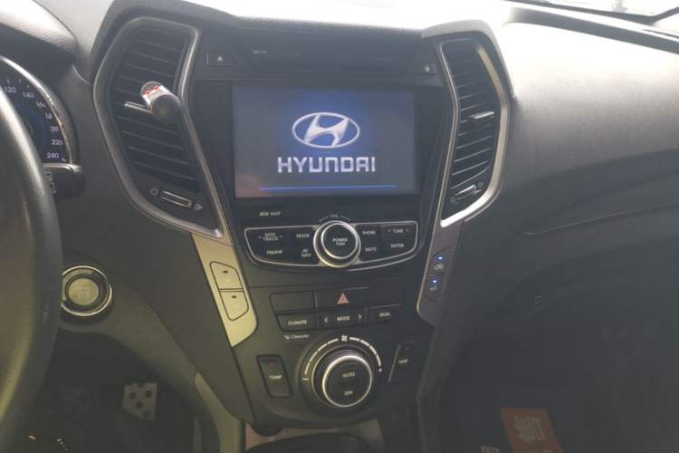 Used Hyundai Santa Fe 2015 2.4L Automatic All-Wheel Drive Smart Version 5 Seats Audio And AC Panel