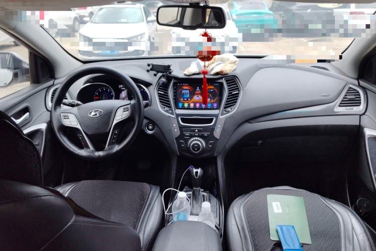 Used Hyundai Santa Fe 2015 2.4L Automatic Two-Wheel Drive Smart Version 5 Seats Center Console