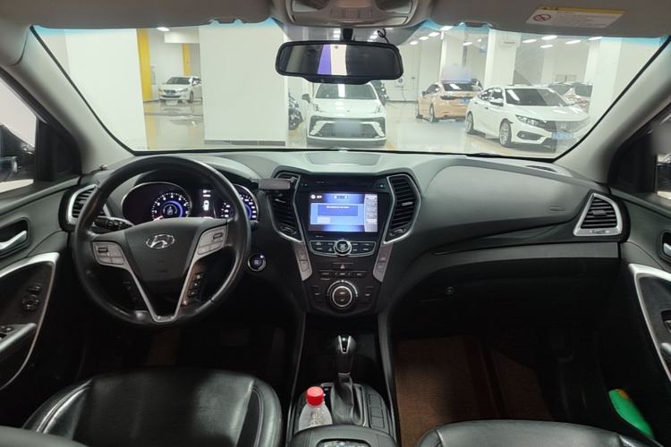 Used Hyundai Santa Fe 2015 2.0T Automatic All-Wheel Drive Smart Version 5 Seats Center Console