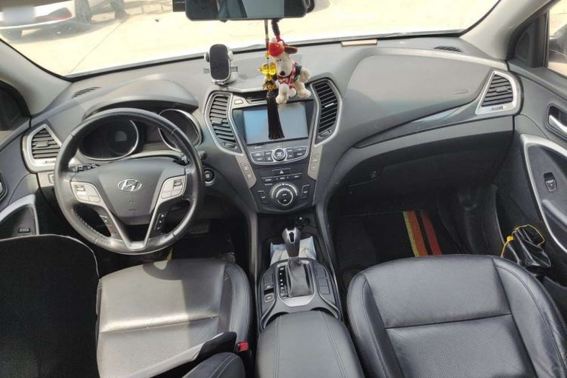 Used Hyundai Santa Fe 2015 2.0T Automatic Two-Wheel Drive Smart Version 5 Seats Center Console