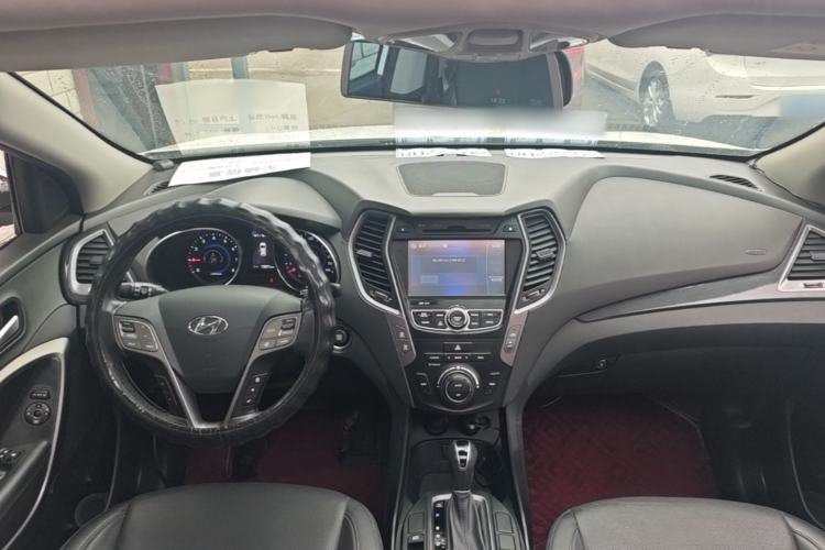 Used Hyundai Santa Fe 2015 2.4L Automatic Two-Wheel Drive Smart Version 5 Seats Center Console