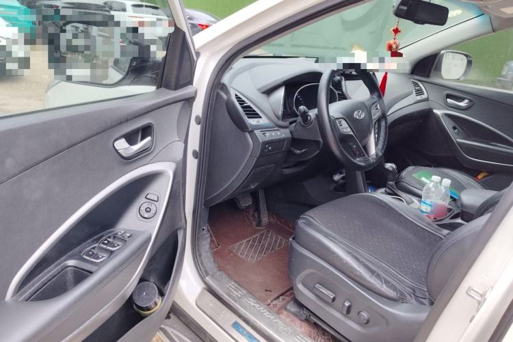 Used Hyundai Santa Fe 2015 2.4L Automatic Two-Wheel Drive Smart Version 5 Seats Driver Seat