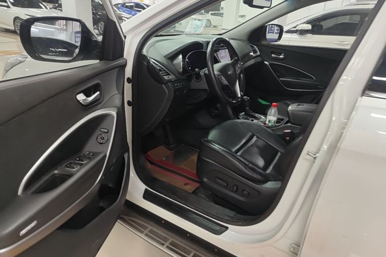 Used Hyundai Santa Fe 2015 2.0T Automatic All-Wheel Drive Smart Version 5 Seats Driver Seat