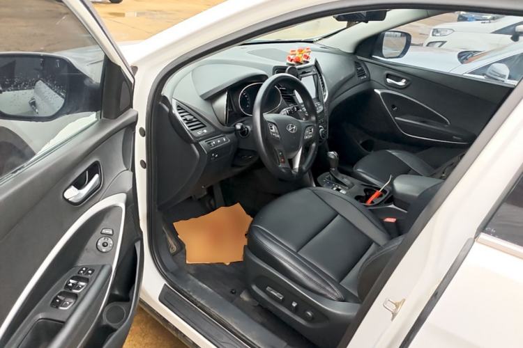 Used Hyundai Santa Fe 2015 2.0T Automatic Two-Wheel Drive Smart Version 5 Seats Driver Seat