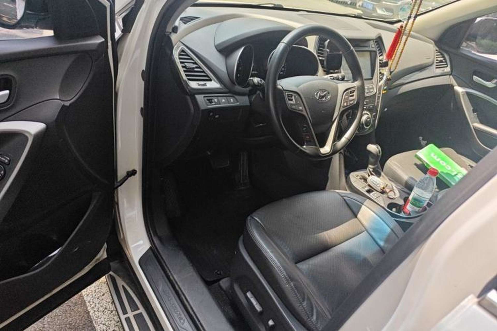 Used Hyundai Santa Fe 2015 2.4L Automatic Two-Wheel Drive Smart Version 5 Seats Driver Seat
