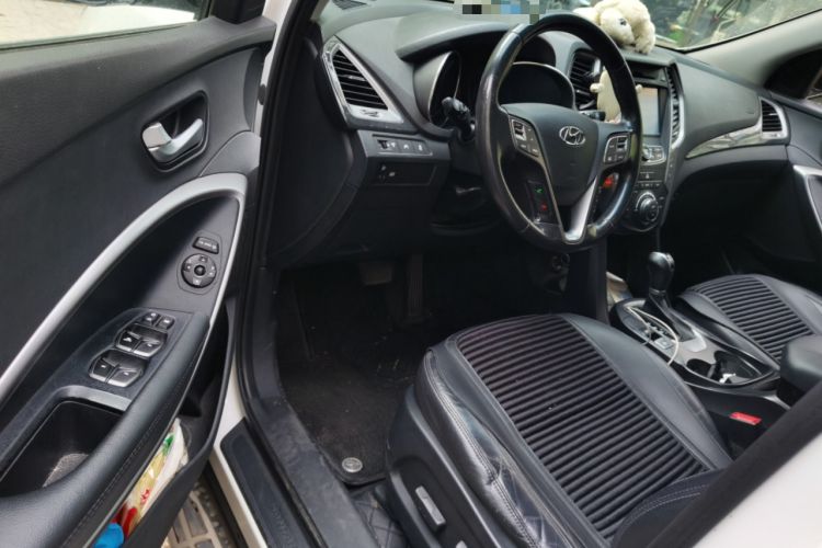 Used Hyundai Santa Fe 2015 2.0T Automatic Two-Wheel Drive Smart Version 5 Seats Driver Seat