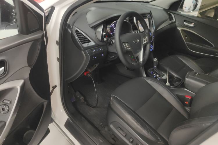 Used Hyundai Santa Fe 2015 2.0T Automatic All-Wheel Drive Smart Version 5 Seats Driver Seat
